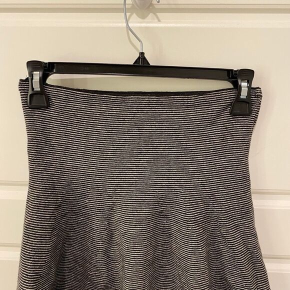 Zara Women's Knit Elastic Mini Skirt. Black/White. Medium. Dark Academia. Cute. - Picture 4 of 9